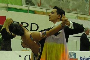 cursuri de dans sportiv in bucuresti berceni sector 4 centru central pentru copii adulti seniori lectii dans private si de grup. dans pentru copii. dans pentru adulti. curs dans sportiv. dans pentru nunta. dans nunta. dansul mirilor. valsul mirilor. sala de dans. club de dans. scoala de dans. dansatori profesionisti pentru evenimente. dansatori perechi dans sportiv. samba cha-cha rumba jive rock salsa merengue bachata vals tango